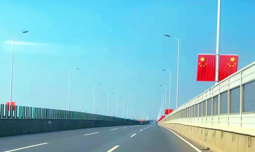 【為群眾辦實(shí)事】迎國(guó)慶！南昌城投運(yùn)管公司彰顯國(guó)企擔(dān)當(dāng) 做好“穩(wěn)安全、保暢通、強(qiáng)服務(wù)”工作