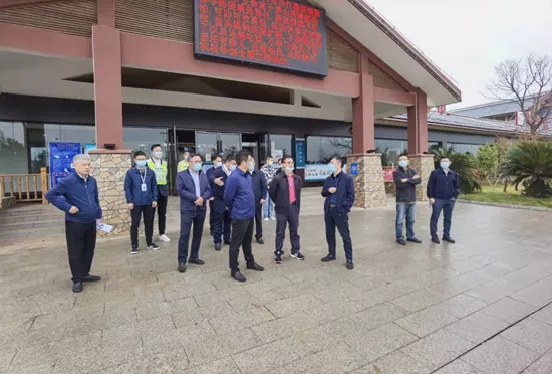 省交通運(yùn)輸廳黨委委員、副廳長王昭春調(diào)研贛江服務(wù)區(qū)提質(zhì)升級
